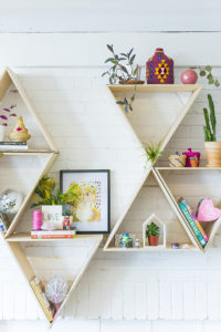 shelfie,styling,tips,triangular,shelves,decor