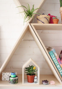 shelfie,styling,tips,triangular,shelves,decor