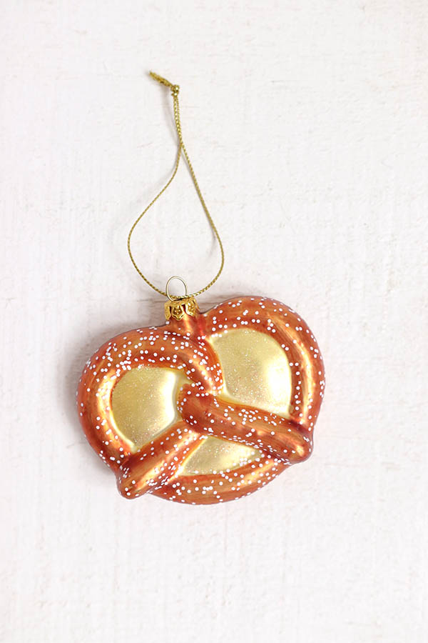 christmas ornament pretzel babasouk