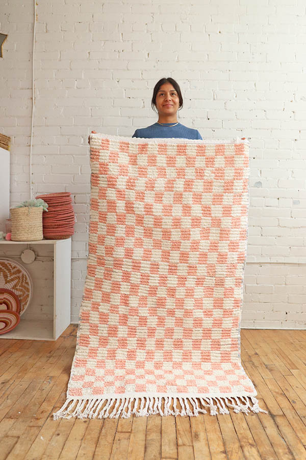 rug pink checkers