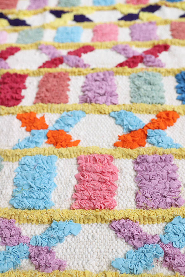 petit tapis marocains colorés Baba Souk Montreal