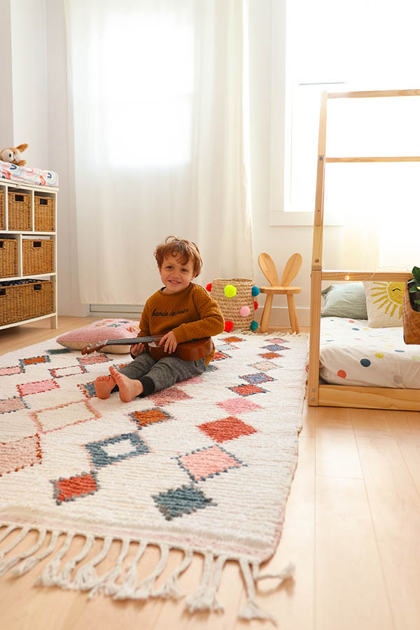 colorful Moroccan rugs, carpets fro kids bedroom, boucherouite, baba souk